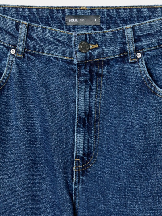 свободные укороченные джинсы со средней посадкой от бренда sela вид слева