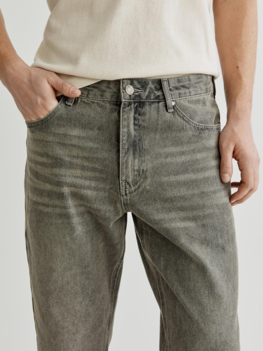 свободные укороченные джинсы со средней посадкой из россии вид сбоку