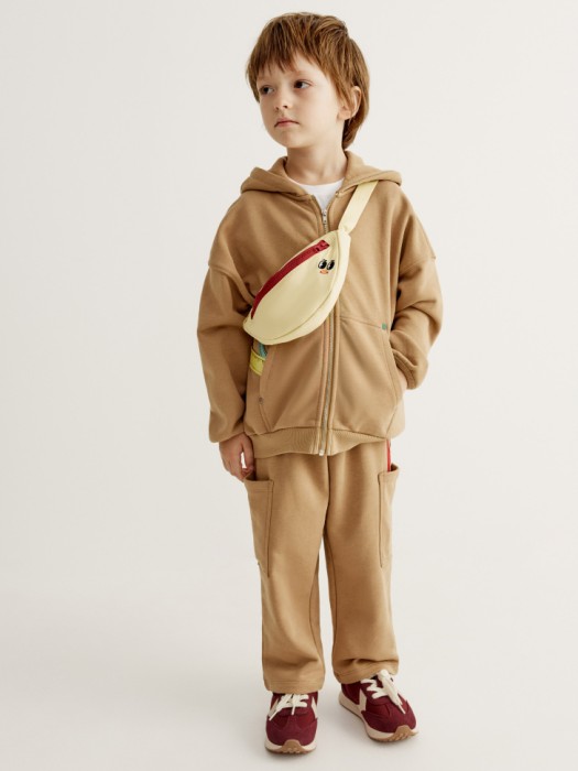 толстовка для мальчиков из коллекции art people с «обществом юных архитекторов» от бренда sela вид слева