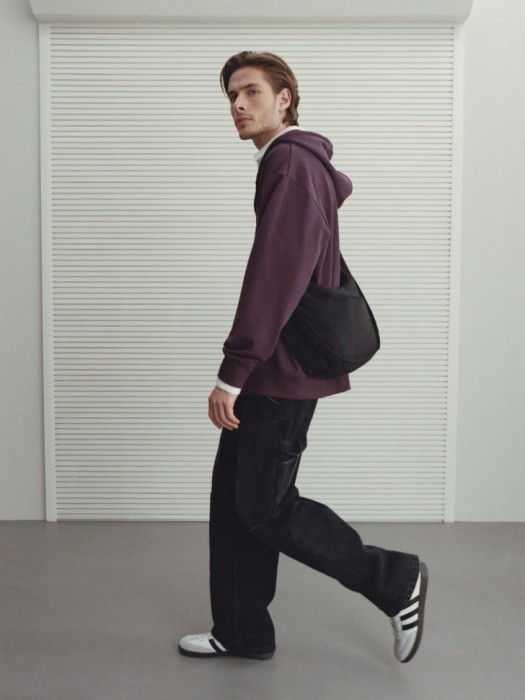 толстовка из футера на молнии от бренда sela вид слева