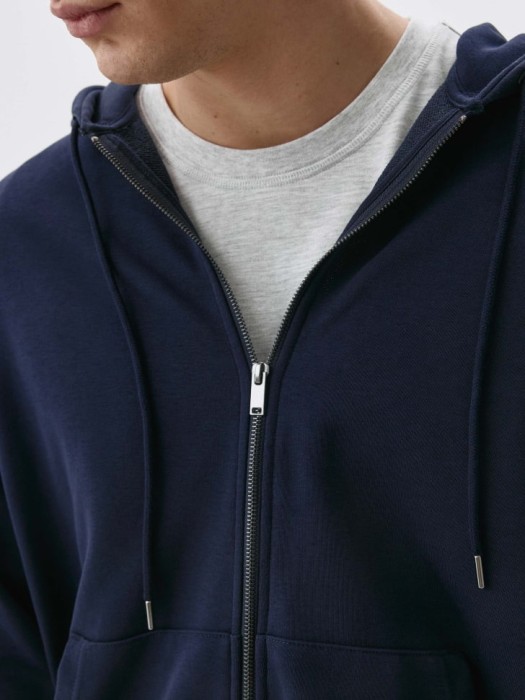 толстовка из футера на молнии по цене 1799 руб вид справа