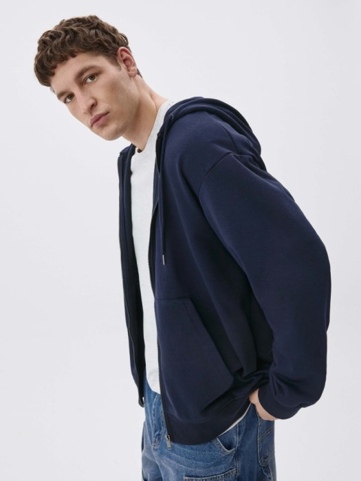 толстовка из футера на молнии из россии вид сбоку