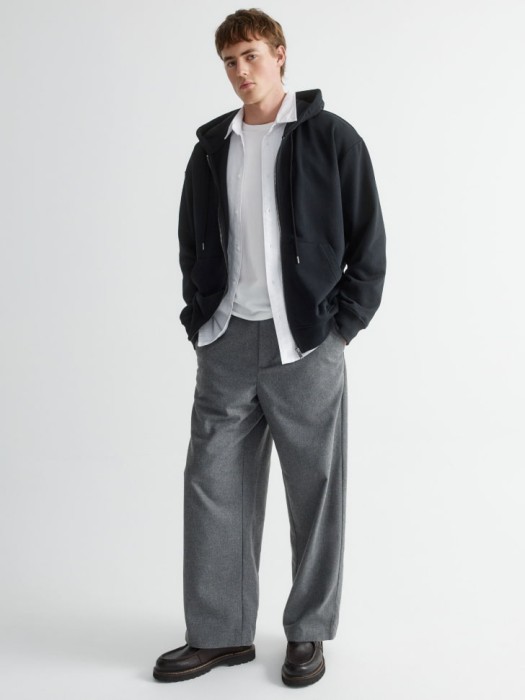 толстовка из футера на молнии от бренда sela вид слева