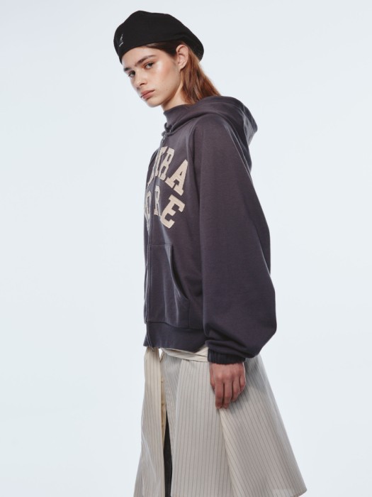 толстовка на молнии из линейки  young из россии вид сбоку