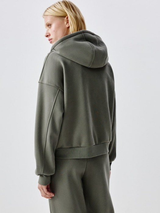 толстовка оверсайз из футера по цене 3999 руб вид справа