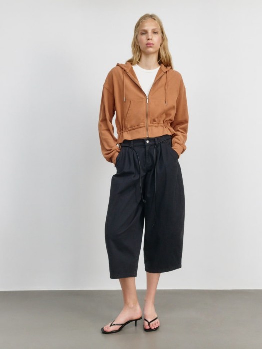 толстовка оверсайз из линейки  young от бренда sela вид слева