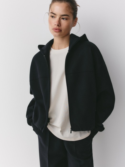 толстовка оверсайз на молнии из футера из россии вид сбоку