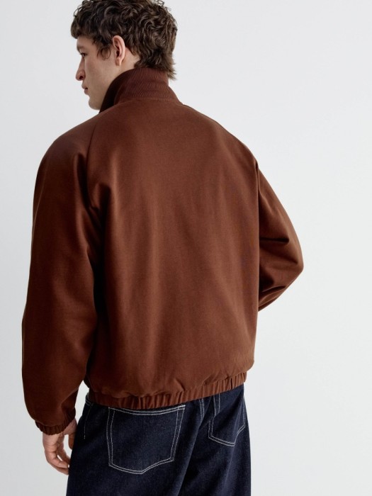 толстовка оверсайз на молнии по цене 3999 руб вид справа