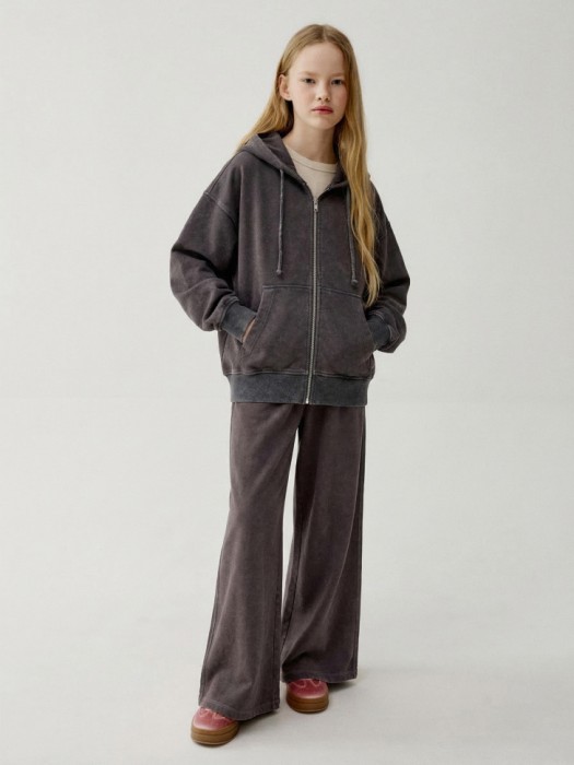 толстовка оверсайз с эффектом кислотной стирки для девочек от бренда sela вид слева