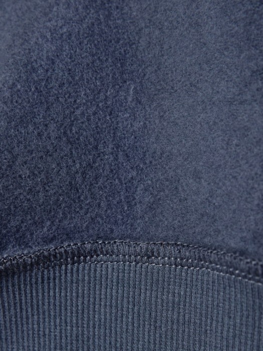 толстовка с воротником-стойкой для малышей из россии вид сбоку