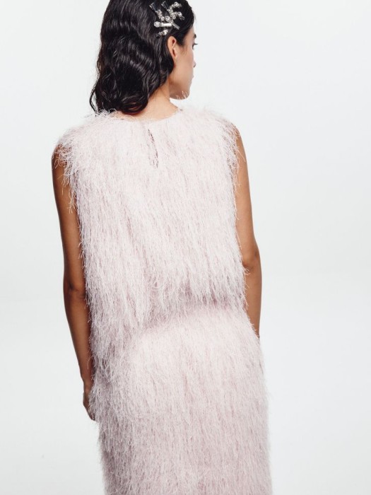 топ из пушистой бахромы из россии вид сбоку