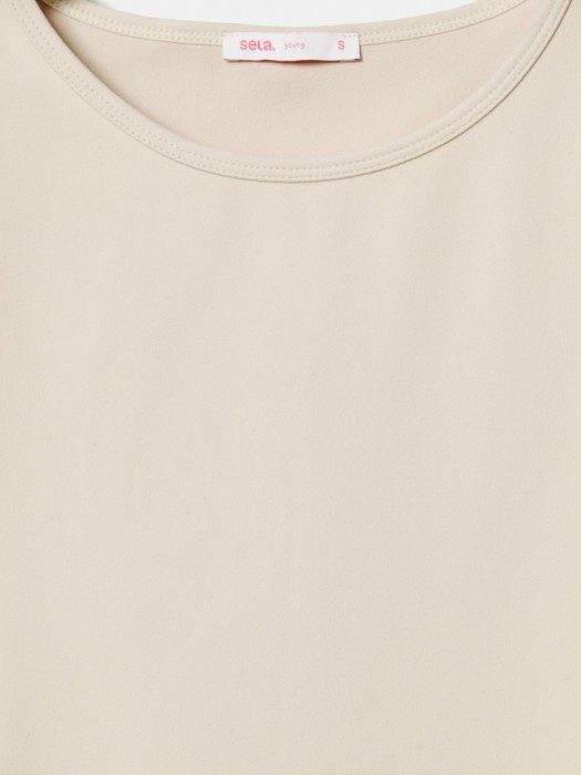 топ приталенный из линейки  young от бренда sela вид слева