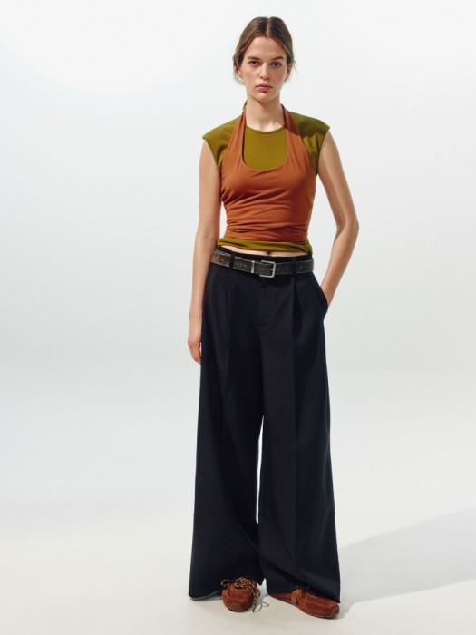 топ приталенный из линейки  young от бренда sela вид слева