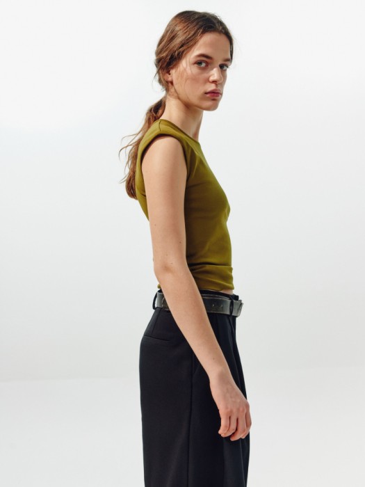 топ приталенный из линейки  young из россии вид сбоку