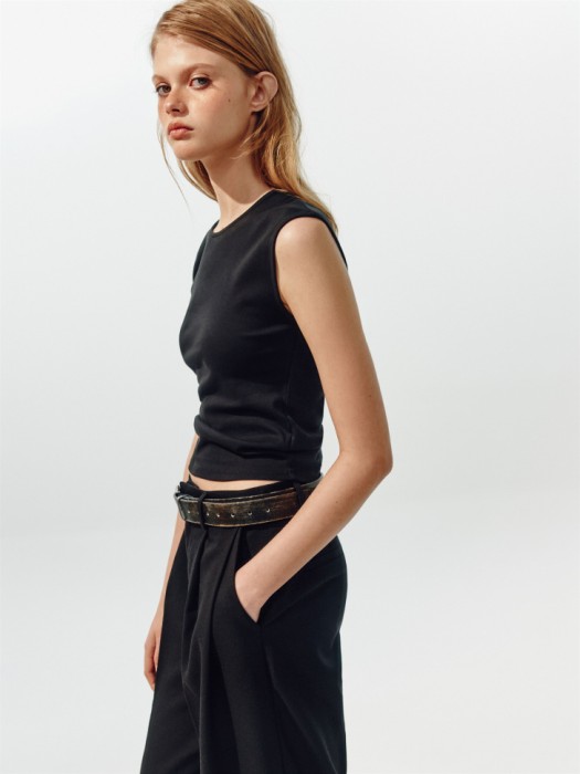 топ приталенный из линейки  young из россии вид сбоку