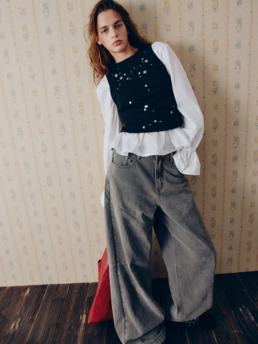 топ с декором из линейки  young от бренда sela вид слева