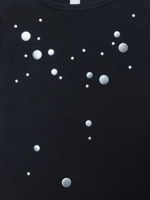 топ с декором из линейки  young универсального стиля с лицевой стороны