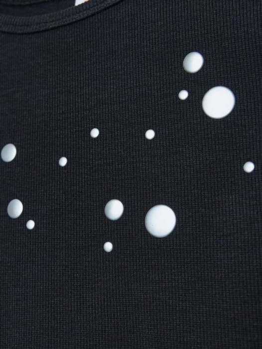 топ с декором из линейки  young от 16 до 18 лет с изнаночной стороны