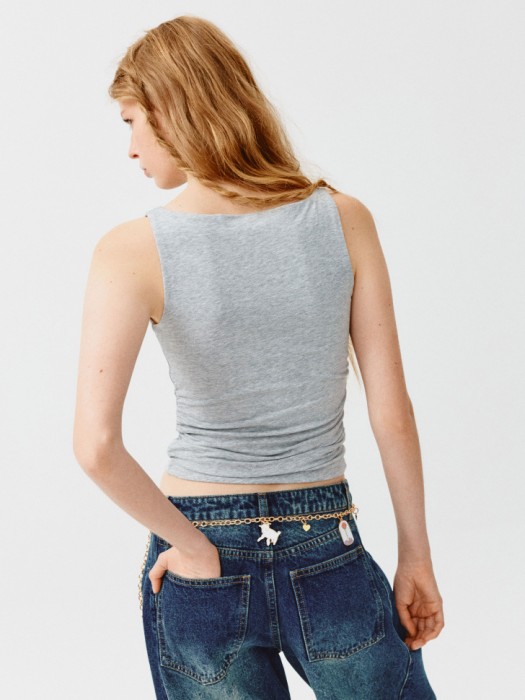 топ со сборкой из линейки  young из россии вид сбоку