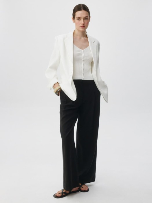 топ в рубчик на пуговицах от бренда sela вид слева