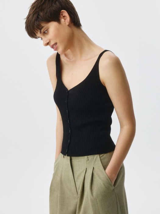 топ в рубчик на пуговицах по цене 1299 руб вид справа