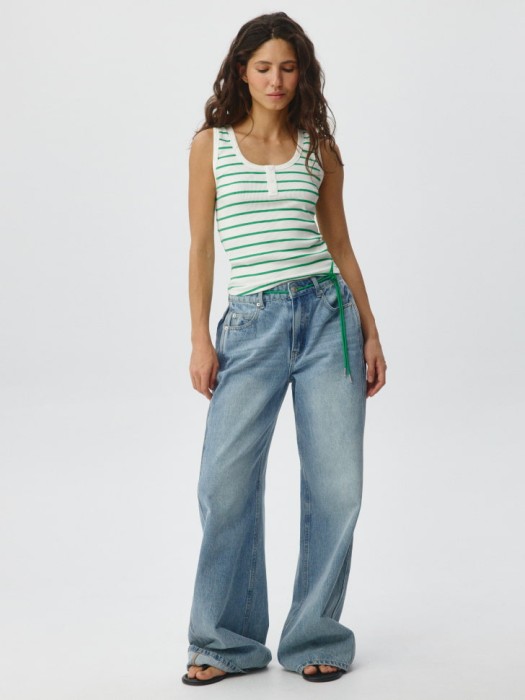 топ в рубчик от бренда sela вид слева