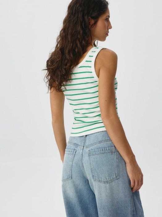 топ в рубчик по цене 999 руб вид справа