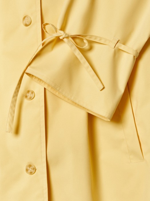 тренч с ремешком и завязками из линейки  young от 16 до 18 лет с изнаночной стороны