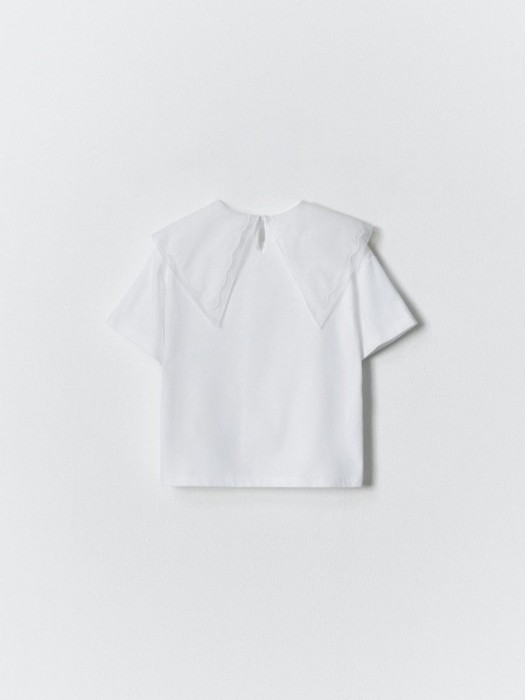 Товар белого цвета с внутренней стороны