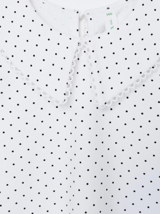 трикотажная футболка с воротником для девочек из россии вид сбоку