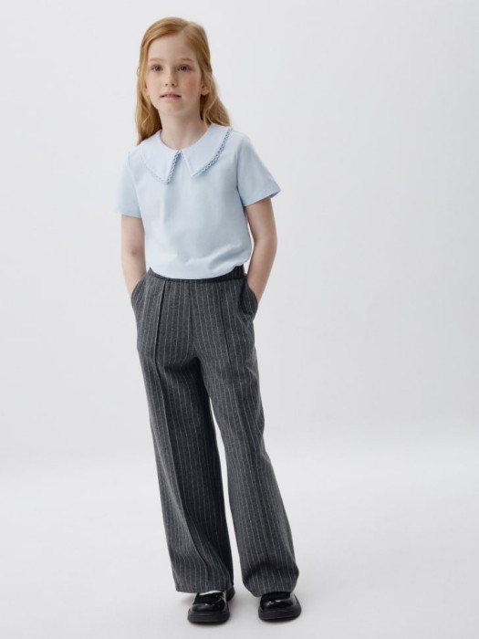 трикотажная футболка с воротником для девочек от бренда sela вид слева