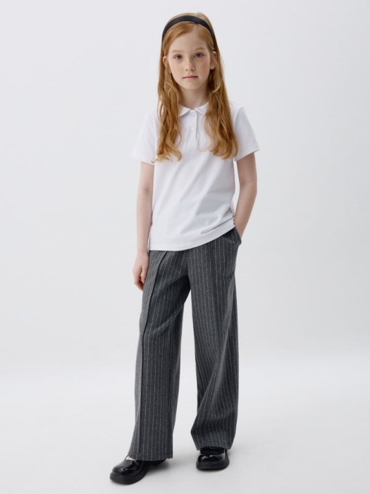 трикотажная футболка с воротником для девочек от бренда sela вид слева