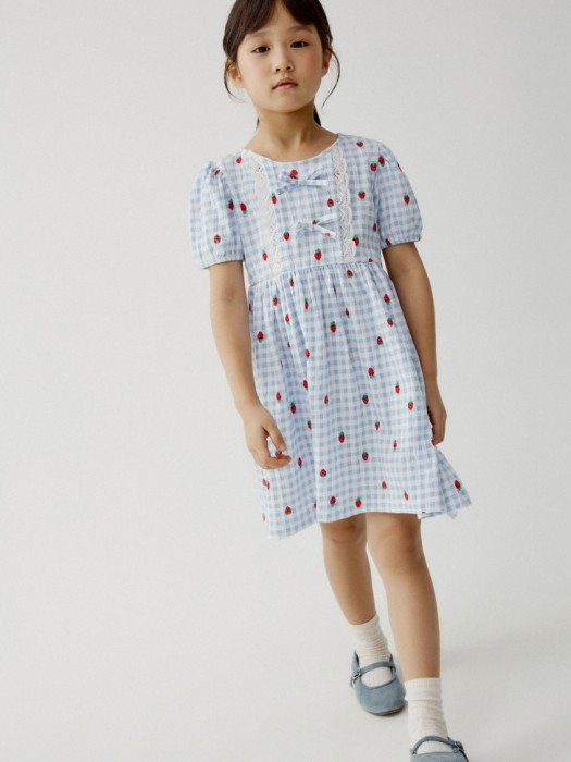 трикотажное платье с принтом для девочек от бренда sela вид слева