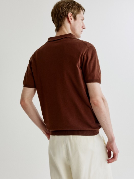 трикотажное поло с коротким рукавом по цене 2299 руб вид справа