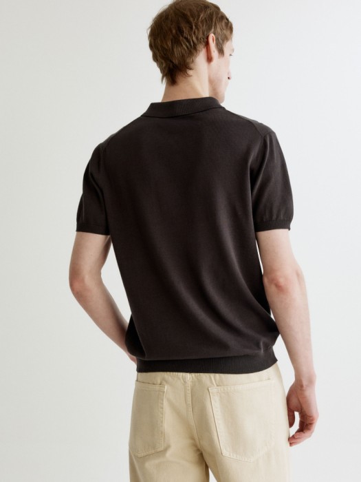 трикотажное поло с коротким рукавом по цене 2299 руб вид справа