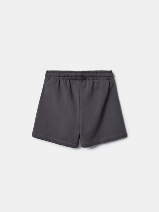 трикотажные базовые шорты для мальчиков от бренда sela вид слева