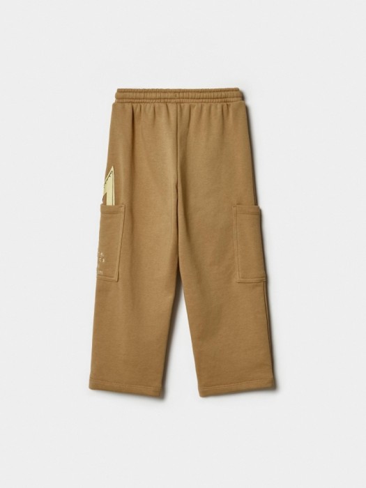трикотажные брюки для мальчиков из коллекции art people с «обществом юных архитекторов» из россии вид сбоку