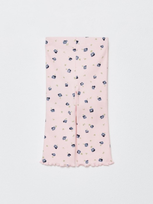 трикотажные брюки клеш в рубчик для малышей от бренда sela вид слева