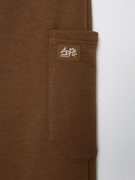 трикотажные брюки с карманами для мальчиков по цене 1199 руб вид справа