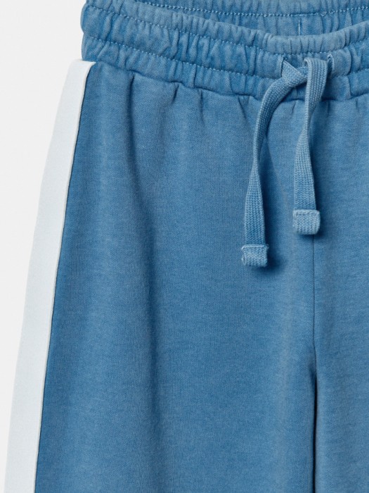 трикотажные брюки с лампасами для мальчиков по цене 1699 руб вид справа