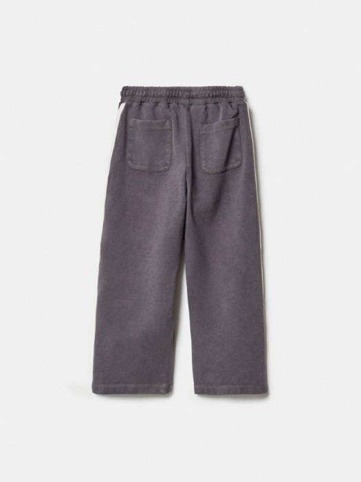 трикотажные брюки с лампасами для мальчиков из россии вид сбоку