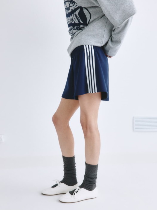 трикотажные шорты из линейки  young по цене 1199 руб вид справа