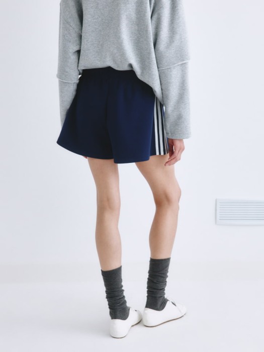 трикотажные шорты из линейки  young из россии вид сбоку