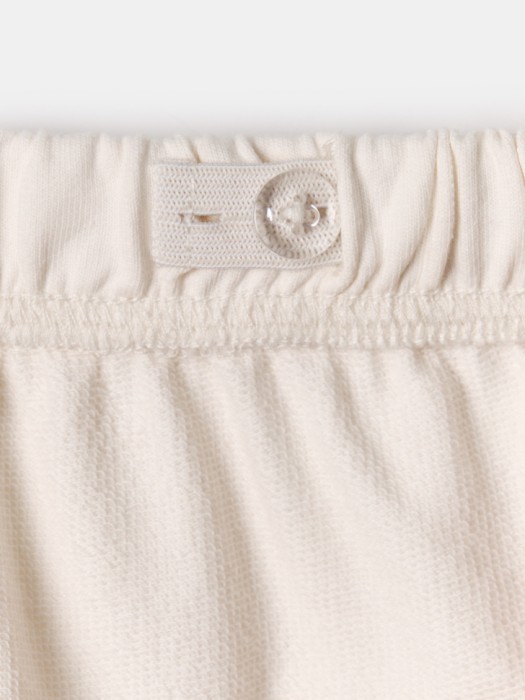 трикотажные шорты с лампасами для девочек по цене 1299 руб вид справа