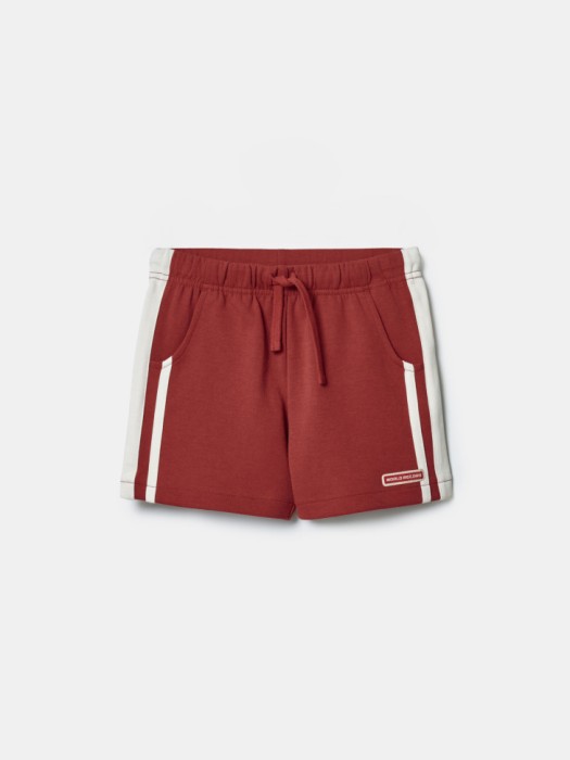 трикотажные шорты с лампасами для мальчиков от бренда sela вид слева