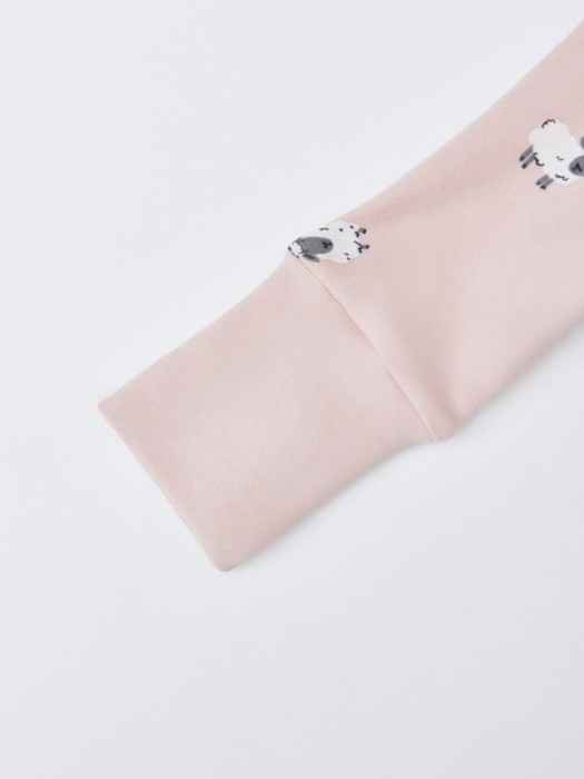 трикотажный комбинезон с принтом для малышей по цене 799 руб вид справа