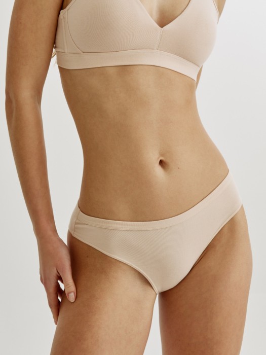 трусы-слипы со средней посадкой от бренда sela вид слева