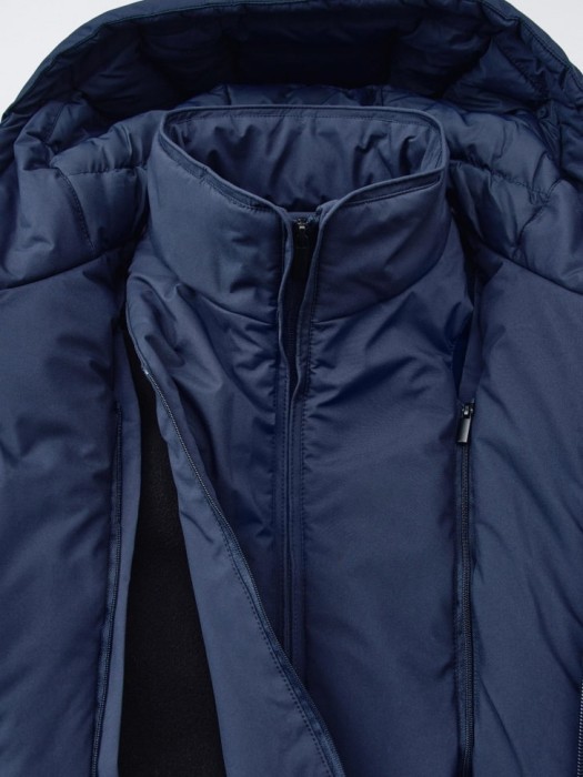 удлиненная куртка со съемной манишкой универсального стиля с лицевой стороны