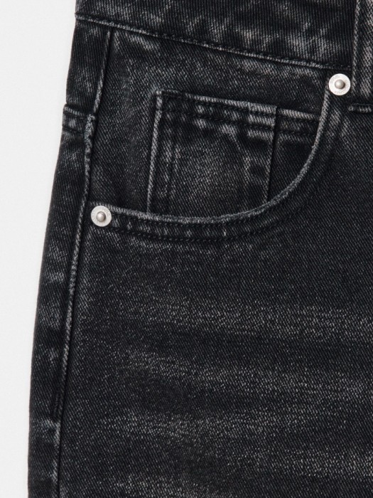 Товар черного цвета с внутренней стороны