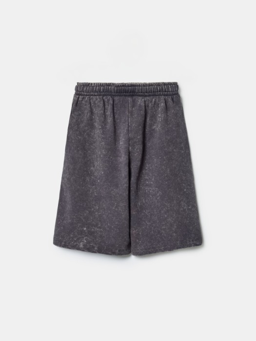 удлиненные шорты с эффектом стирки для мальчиков по цене 1299 руб вид справа